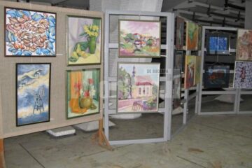Expoziția „Omagiu artei, frumosului, femeii”