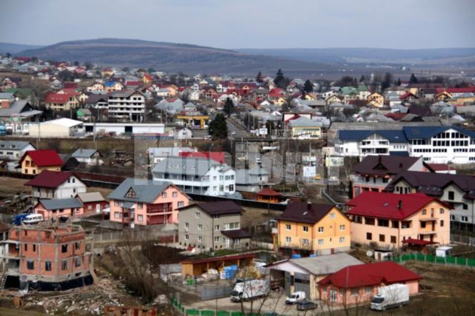 „Satele noi”, cum le denumesc sătenii învățați până nu demult să-și pască animalele prin acele locuri