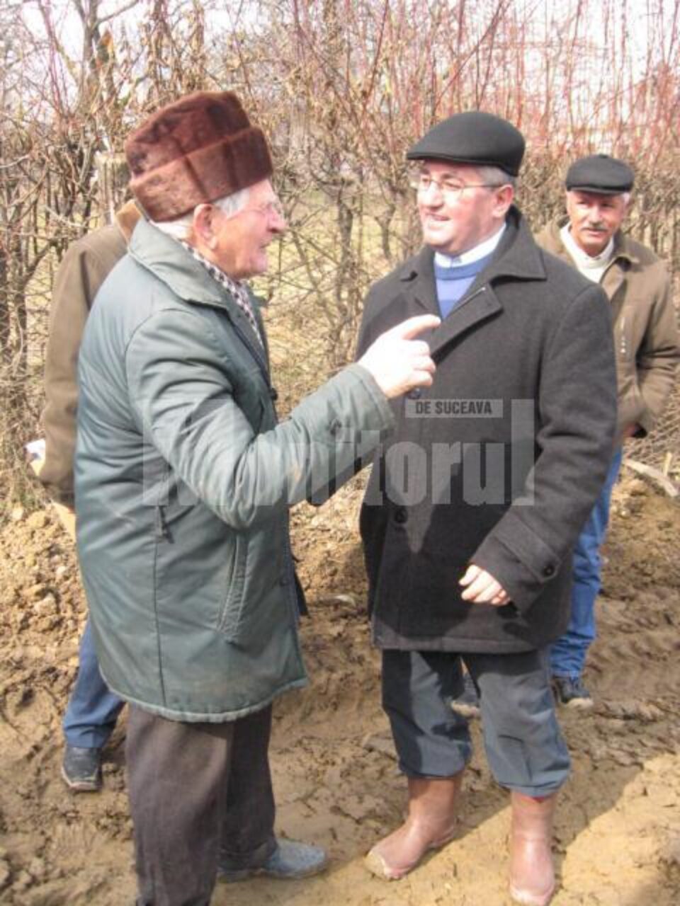 În Burdujeni sat, Ion Lungu s-a întâlnit cu socrul președintelui Basescu