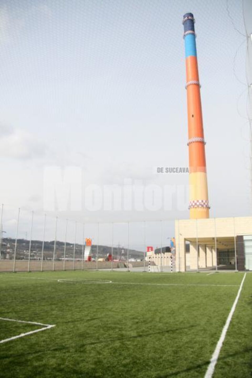 Terenul artificial de la Iulius Mall va fi inaugurat sâmbătă Terenul artificial de la Iulius Mall va fi inaugurat sâmbătă