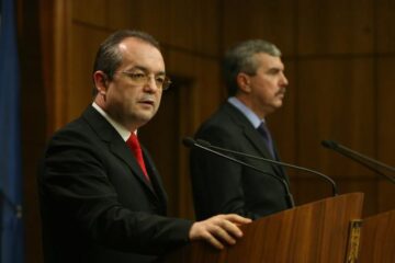 Premierul Emil Boc și vicepremierul Dan Nica. Foto: CAPP