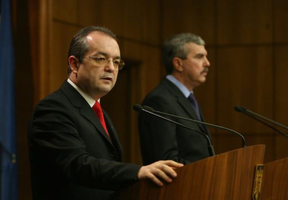 Premierul Emil Boc și vicepremierul Dan Nica. Foto: CAPP