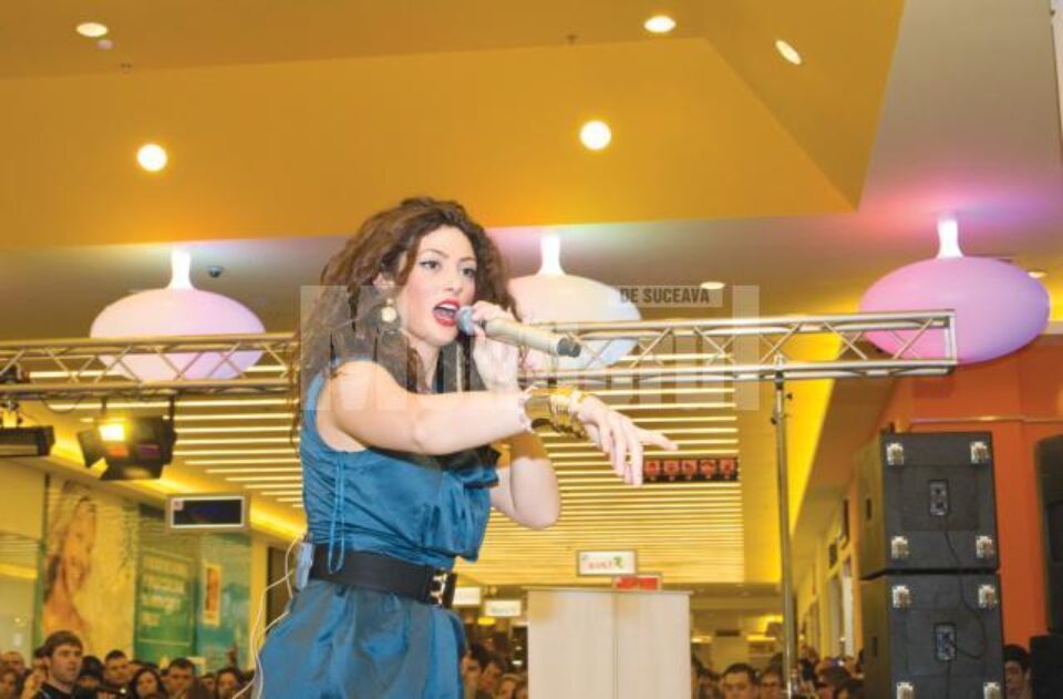 Dezlegare la “dulce”: Cream le-a oferit sucevenilor „Candy” și “ Două clipe de iubire”