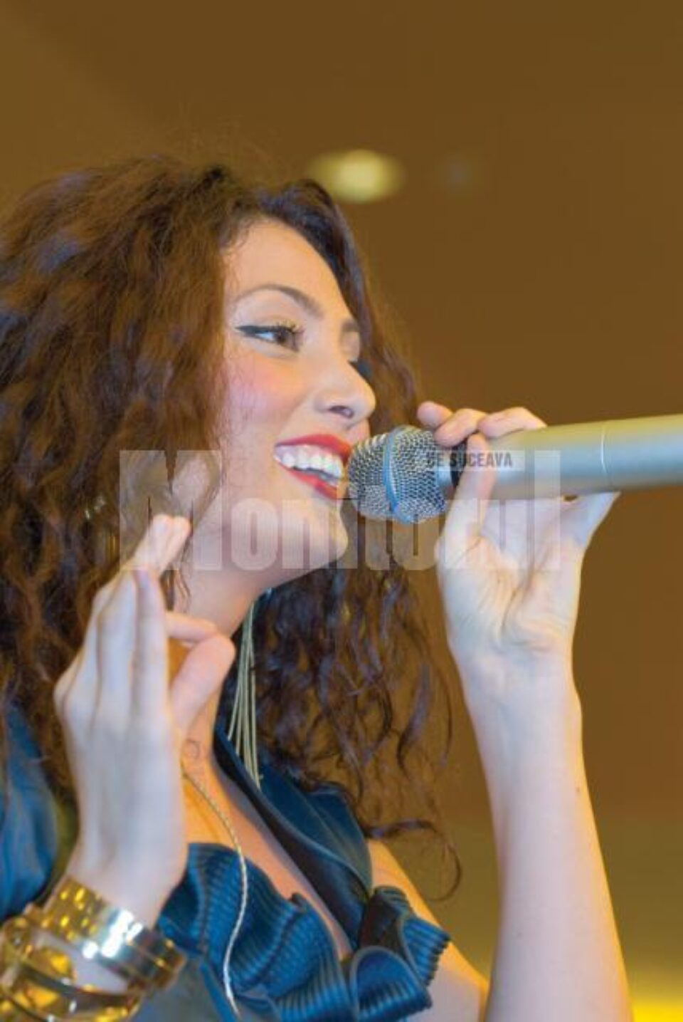 Dezlegare la “dulce”: Cream le-a oferit sucevenilor „Candy” și “ Două clipe de iubire”