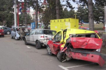 Acțiune: Polițiștii și inspectorii RAR au tras pe dreapta rablele de pe șosele