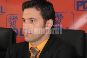 Petru Luhan deține în prezent funcția de administrator public al județului Suceava