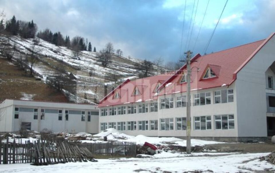 Școala de la Poiana Micului va asigura condiții moderne pentru educarea a 165 de copii Școala de la Poiana Micului va asigura condiții moderne pentru educarea a 165 de copii