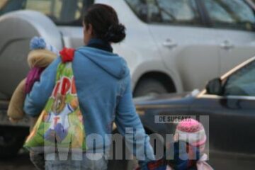 Doar pe raza municipiului Suceava au fost identificați 126 de minori care cerșesc