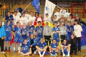 Handbaliștii suceveni, alături de suporterii Universității, la finalul meciului din Austria