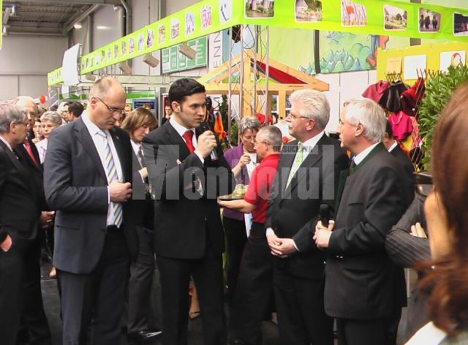 Germanii din Bavaria, ademeniți în Suceava cu muzică populară și produse tradiționale