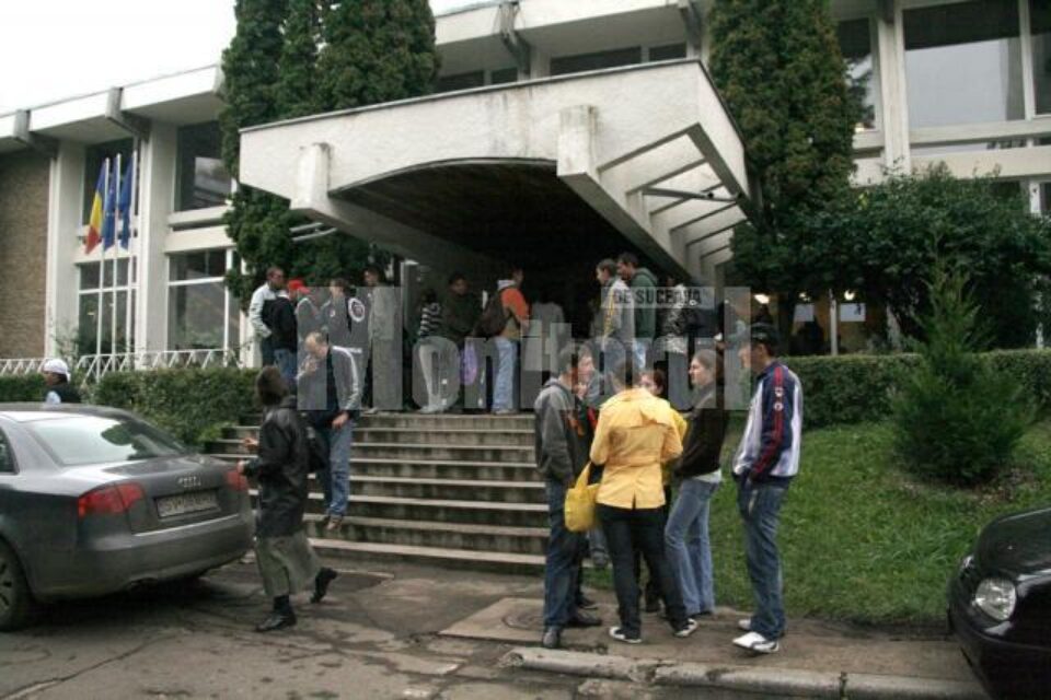 Universitatea Suceava va scoate la concurs aproape 4.000 de locuri cu și fără taxă Universitatea Suceava va scoate la concurs aproape 4.000 de locuri cu și fără taxă