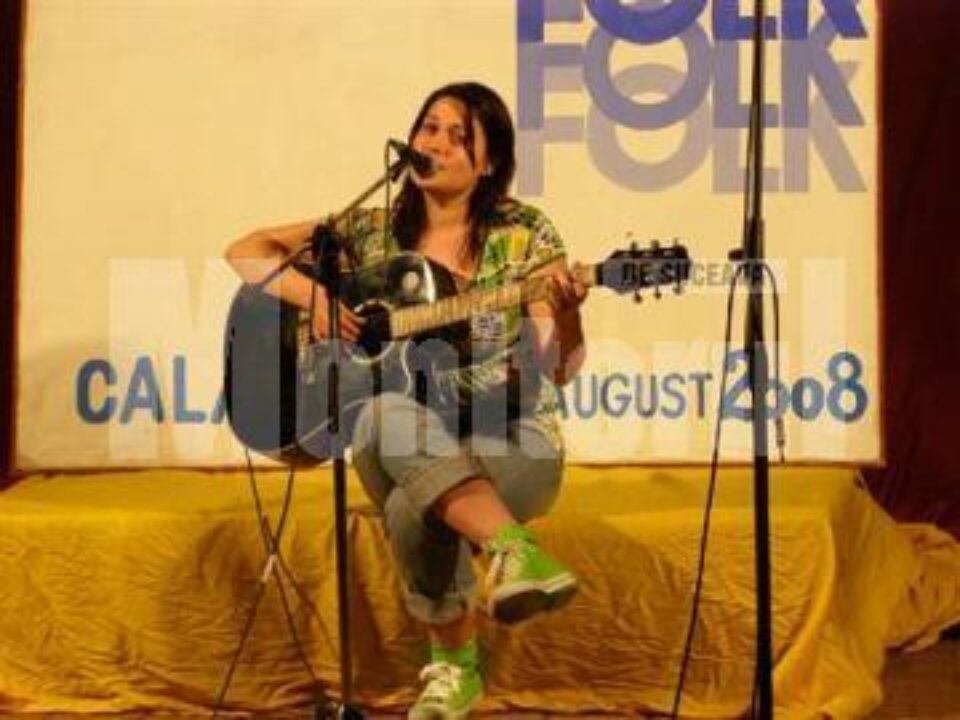 La Cărturești: “Luna pătrată” - concert de lansare a unui album folk