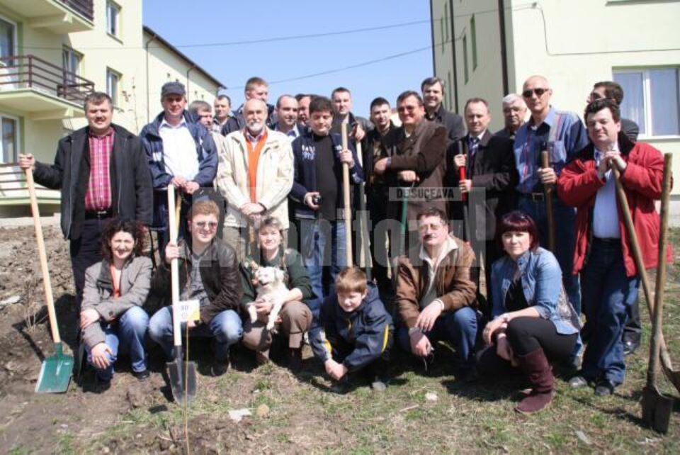 Membrii filialei sucevene ai Clubului Rotary