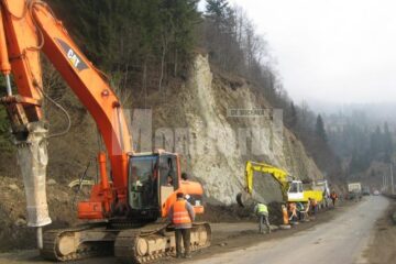 Lucrări pe drumul european 576, la Prisaca Dornei