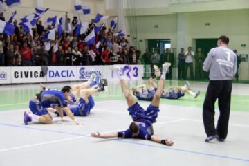După un meci pe care l-au dominat de la un capăt la altul, handbaliștii suceveni s-au prăbușit pe podeau sălii Liceului cu Program Sportiv în aplauzele spectatorilor