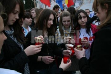 Solidaritate: Basarabenii din Suceava au protestat împotriva regimului comunist din Moldova
