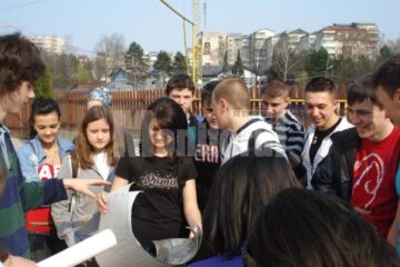 Liceenii le-au oferit copiilor instituționalizați mici atenții