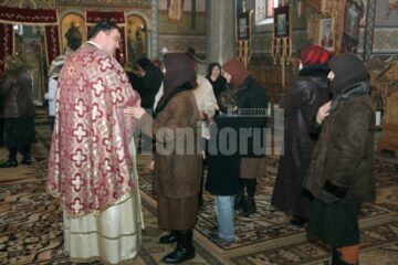 Slujbele deniilor arată puterea pocăinței. Foto: Marius ȘUIU