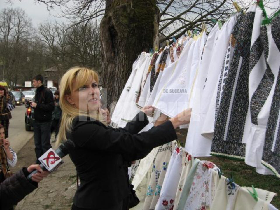 Elena Udrea și-a cumpărat patru ii de la Mănăstirea Humorului