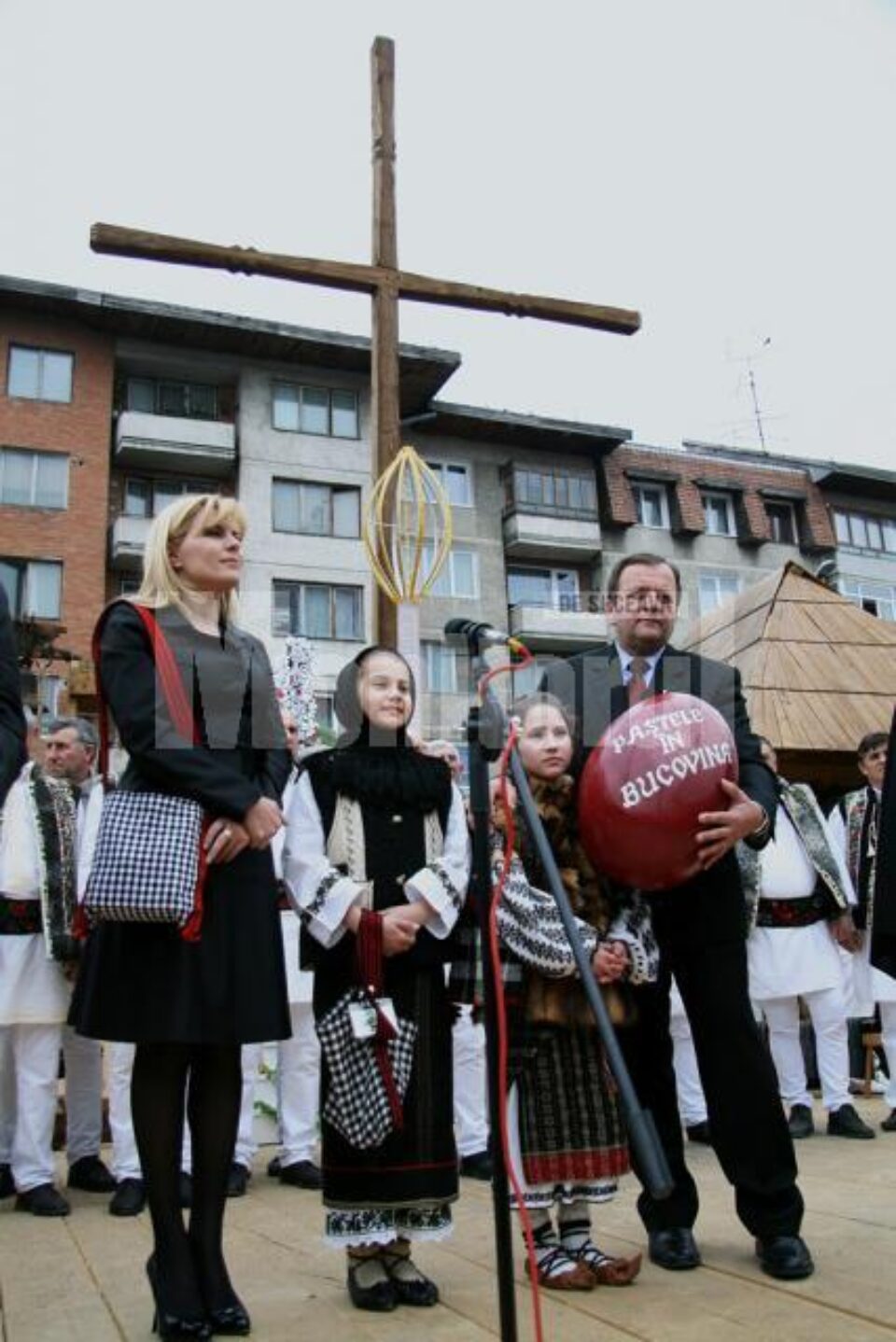 Elena Udrea și Gheorghe Flutur au lansat, ieri, Programul „Paștele în Bucovina” Elena Udrea și Gheorghe Flutur au lansat, ieri, Programul „Paștele în Bucovina”