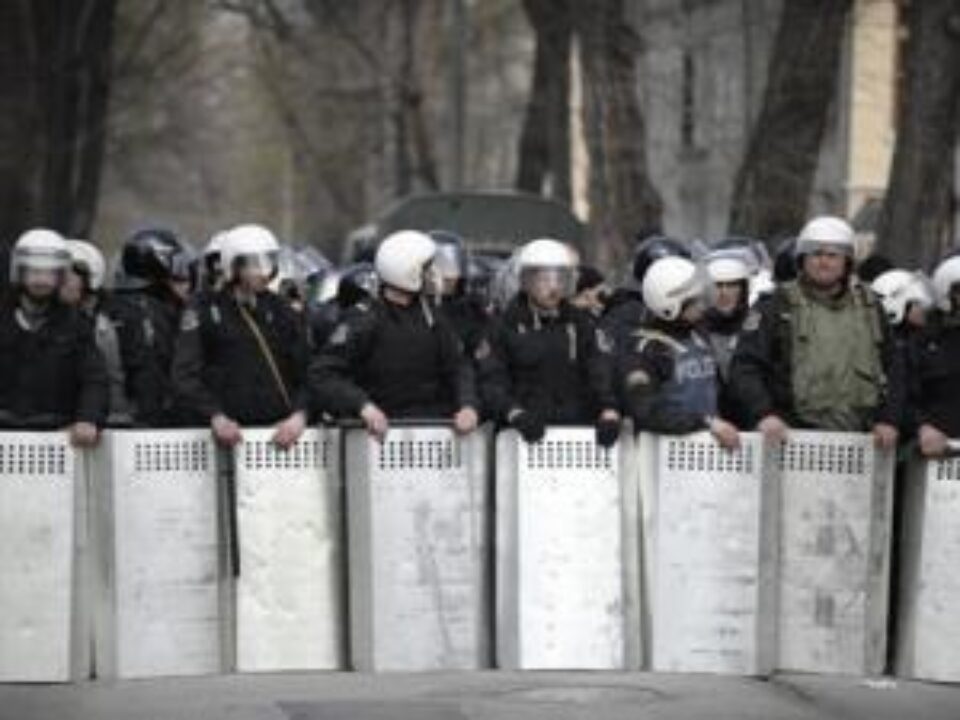 Forțe de ordine. Foto: MEDIAFAX Foto/AFP