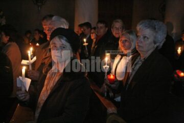 Credincioșii catolici au luat „Lumina lui Cristos”