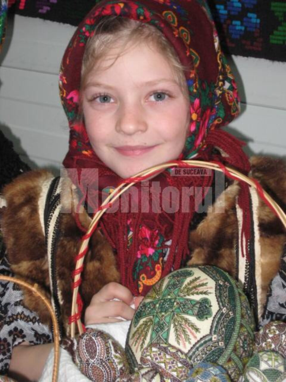 La Moldovița au impresionat micile încondeietoare, eleve din clasele primare