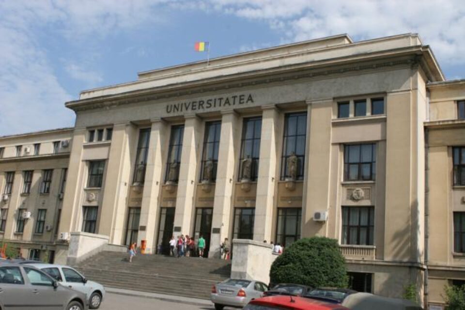 În Universitatea București există aproximativ o sută de familii soț - soție sau părinte – copil în rândul cadrelor Foto: GÂNDUL