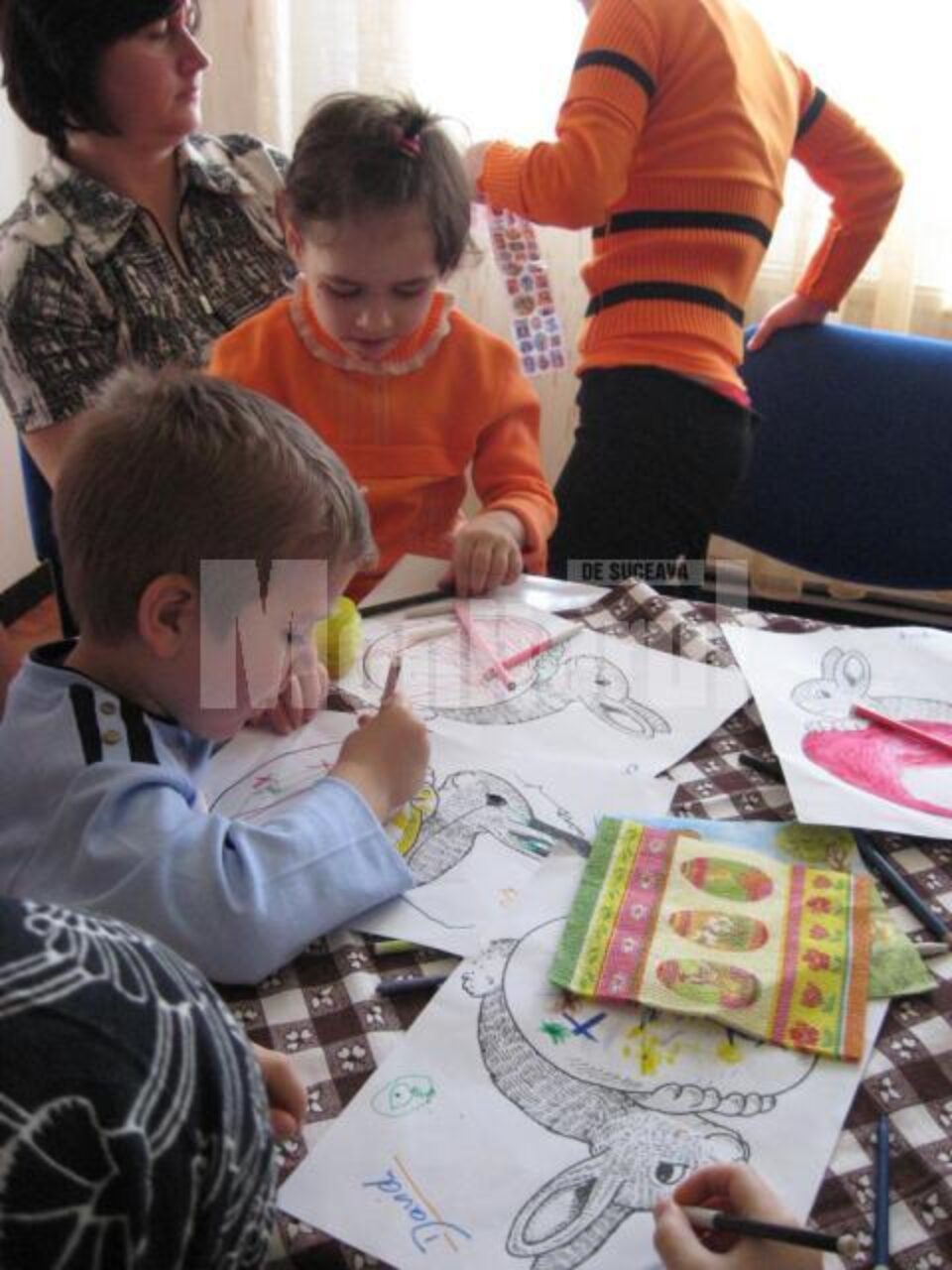 Copiii cu dizabilități se pregătesc de Paști
