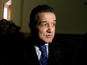 Becali, eliberat sub control judiciar. Foto: MEDIAFAX