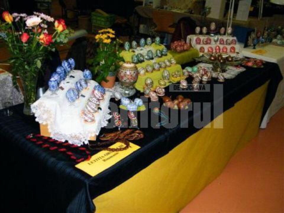 Standul României cu oua încondeiate de Letiția Orșivschi