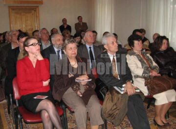 O sală prea mică pentru un eveniment așa de mare