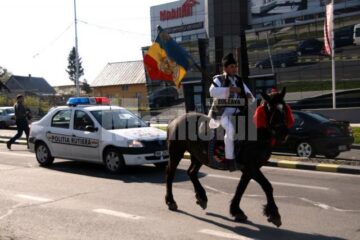 Expoziție: Steagul de luptă al lui Ștefan cel Mare a ajuns la Suceava