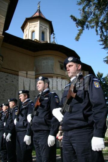 Expoziție: Steagul de luptă al lui Ștefan cel Mare a ajuns la Suceava