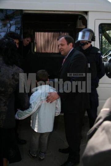 Expoziție: Steagul de luptă al lui Ștefan cel Mare a ajuns la Suceava