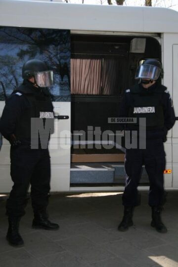 Expoziție: Steagul de luptă al lui Ștefan cel Mare a ajuns la Suceava