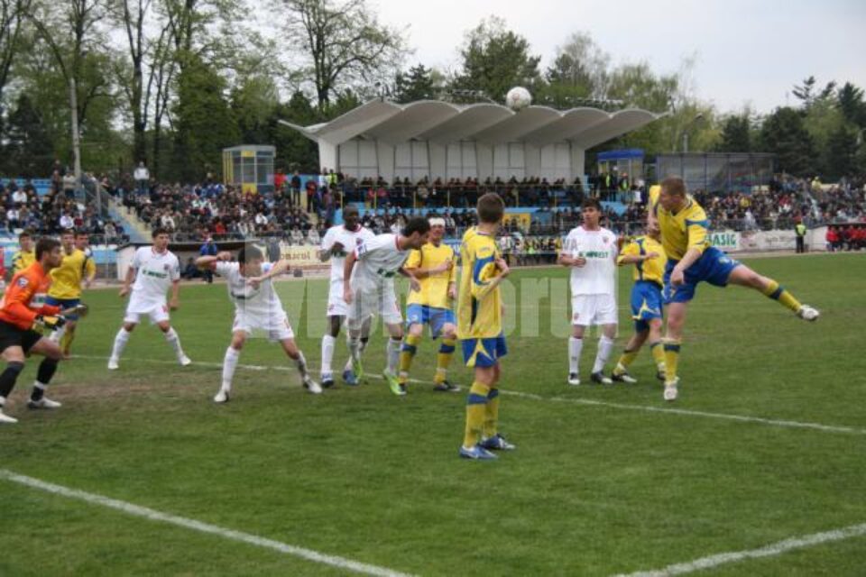 Sucevenii nu au reușit să perforeze poarta echipei satelit a lui Dinamo Sucevenii nu au reușit să perforeze poarta echipei satelit a lui Dinamo