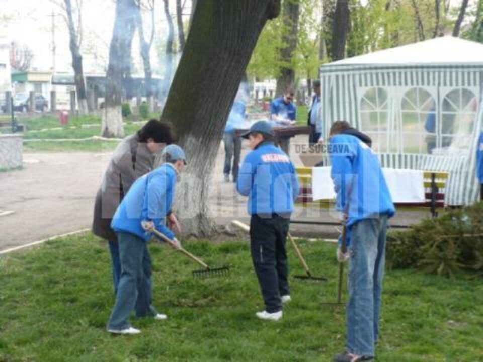 Campanie de igienizare și înfrumusețare a parcului din Ițcani Campanie de igienizare și înfrumusețare a parcului din Ițcani
