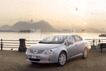 Toyota Avensis Sedán