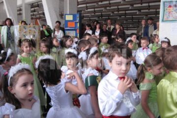 Eveniment: Târgul grădinițelor din Suceava a atras sute de vizitatori