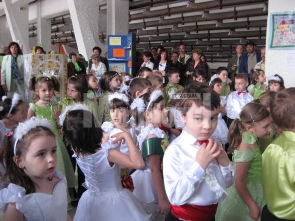 Eveniment: Târgul grădinițelor din Suceava a atras sute de vizitatori