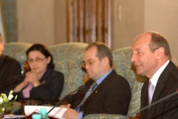 Traian Băsescu, alături de premierul Boc, la întâlnirea cu sindicatele. Foto: Sorin LUPȘA