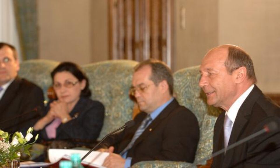 Traian Băsescu, alături de premierul Boc, la întâlnirea cu sindicatele. Foto: Sorin LUPȘA