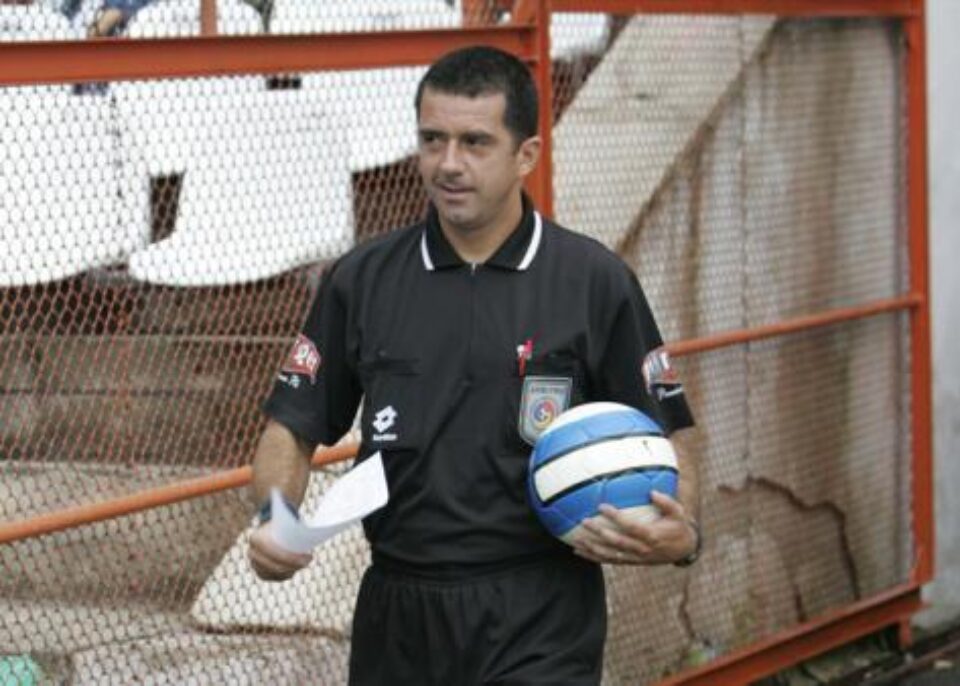 Pentru arbitrajul de miercuri seară, Ionică Serea a fost drastic sancționat Pentru arbitrajul de miercuri seară, Ionică Serea a fost drastic sancționat