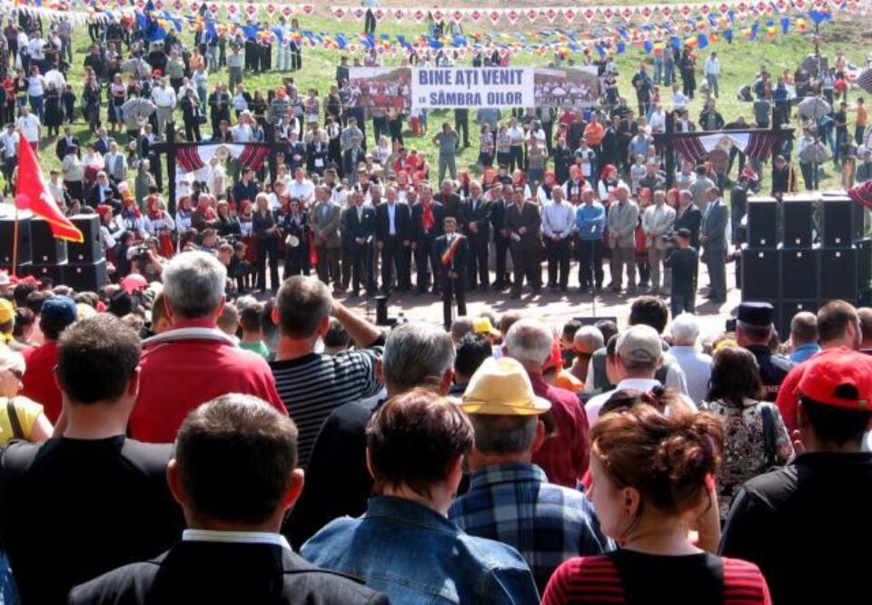 Președintele Traian Basescu a participat la serbarea câmpeneasca Sâmbra Oilor, la Huta Certeze. Foto: MEDIAFAX