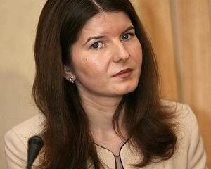 Ministrul Tineretului și Sportului, Monica Iacob Ritzi