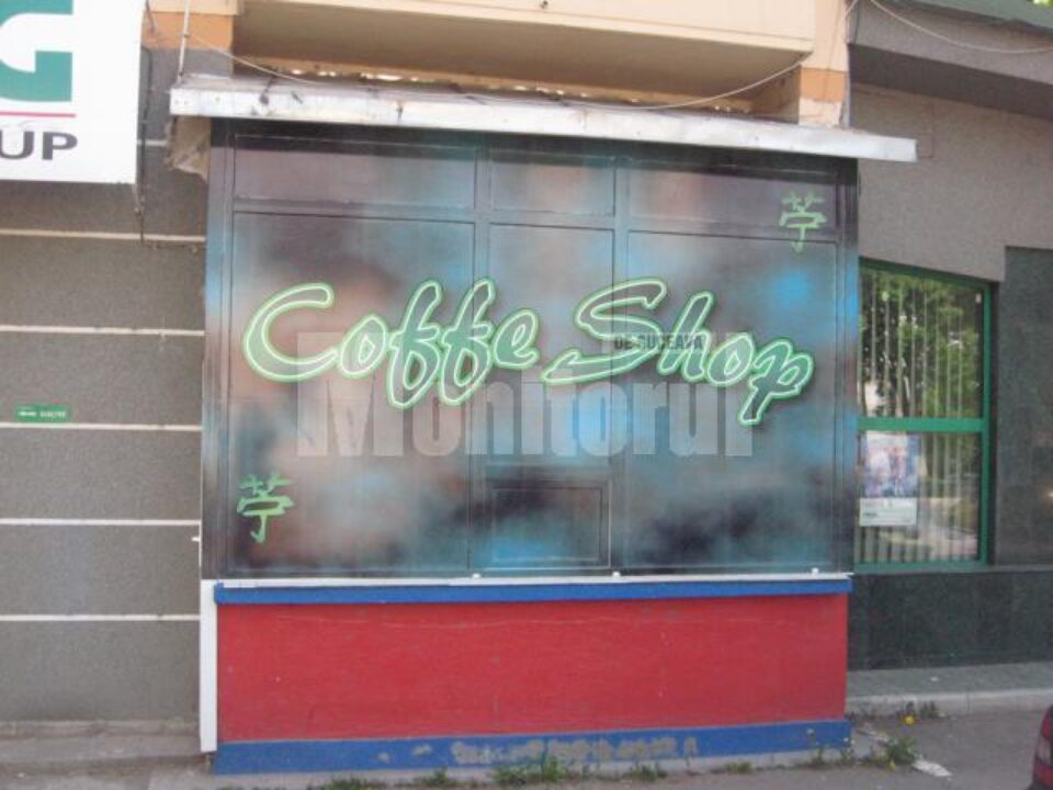 Patronul a închis magazinul după controlul poliției