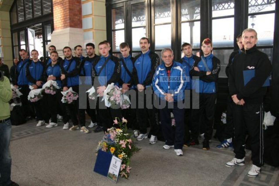 Primirea a fost organizată de Ion Lungu împreună cu reprezentanții celorlalți doi sponsori ai echipei de handbal, Universitatea Suceava și firma General Construct, a omului de afaceri sucevean Viorel Nuțu