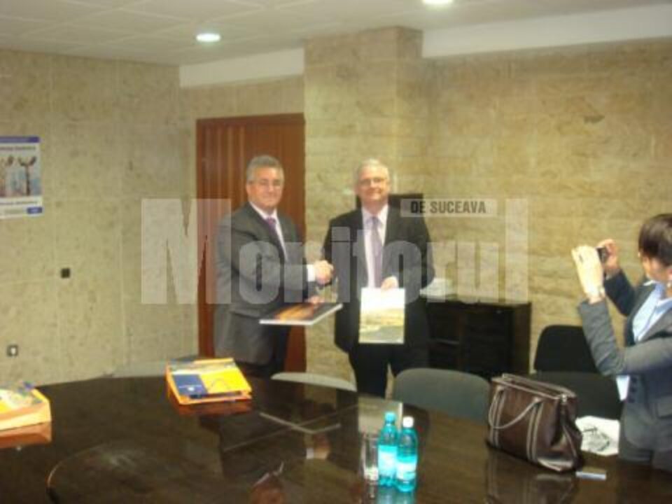 Ion Lungu și ambasadorul Marii Britanii, Robert Barnett