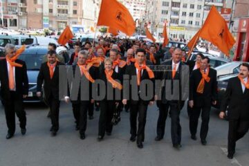 Sub sloganul „PD-L la bine și la greu” democrat-liberalii suceveni au demarat campania electorală pentru alegerile europarlamentare din 7 iunie